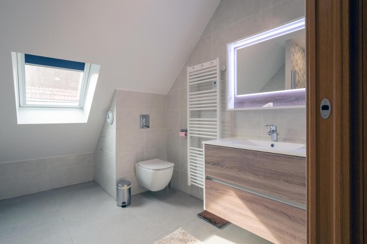 La Villa Lombardi En Champagne, Avec Piscine Privee Et Jacuzzi Les Riceys Exterior foto