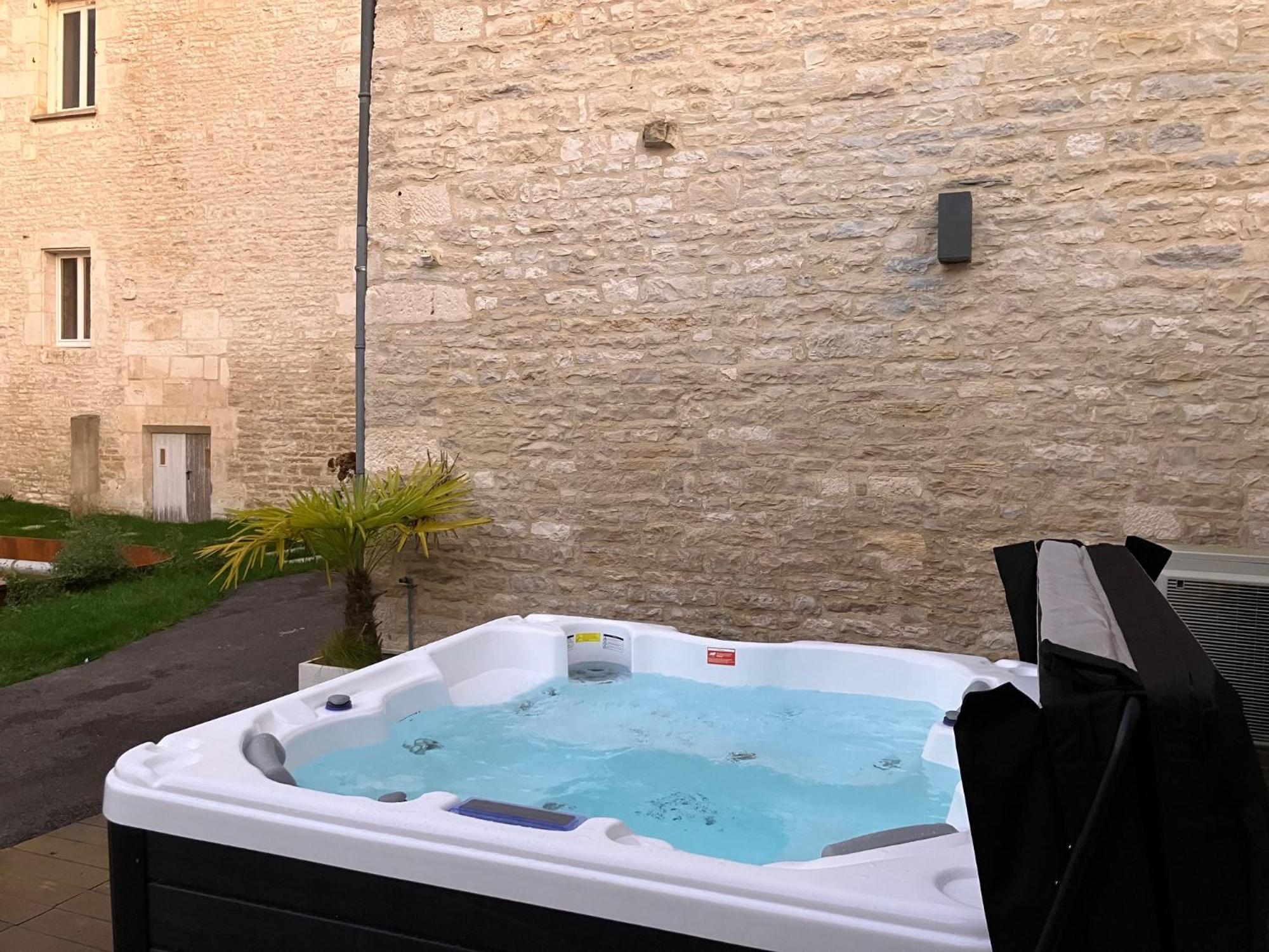 La Villa Lombardi En Champagne, Avec Piscine Privee Et Jacuzzi Les Riceys Exterior foto